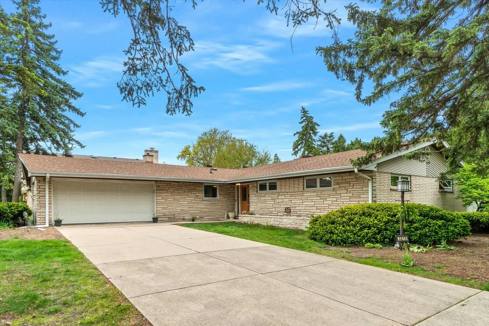 Unit for sale at 3816 Cumnor Road, Downers Grove, IL 60515