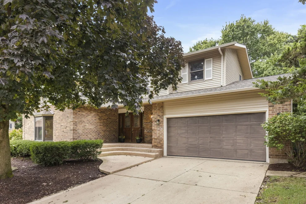 Unit for sale at 8 Keystone Court, Bolingbrook, IL 60440