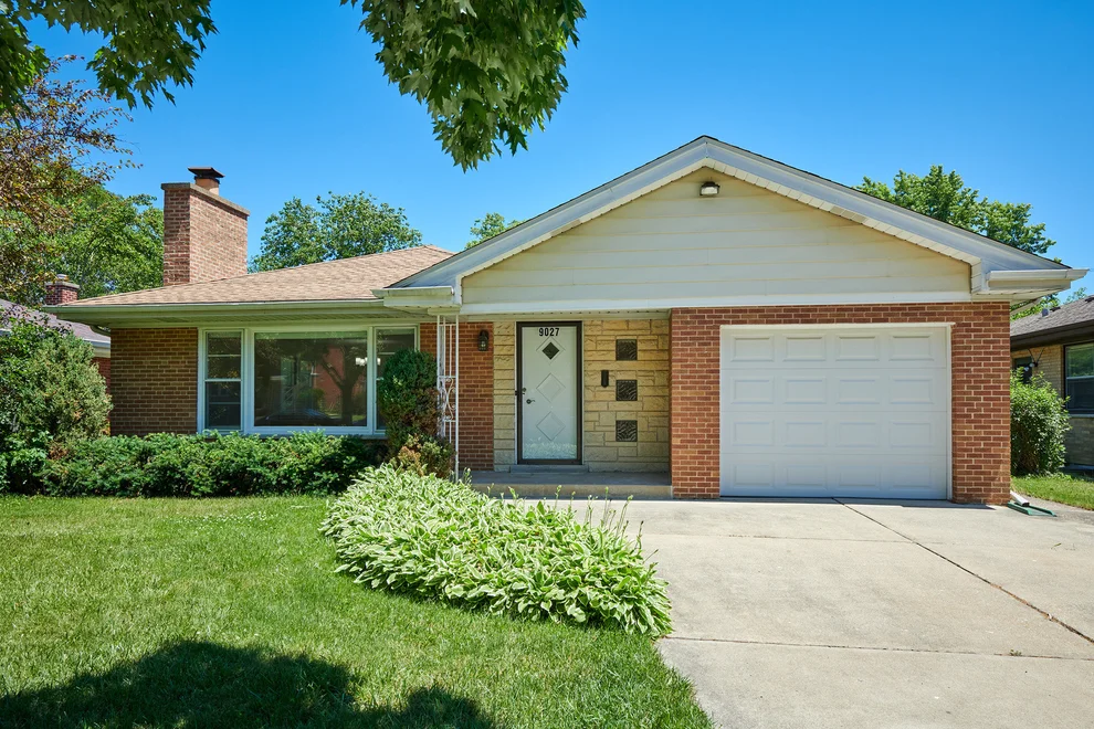 Unit for sale at 9027 Kenton Avenue, Skokie, IL 60076