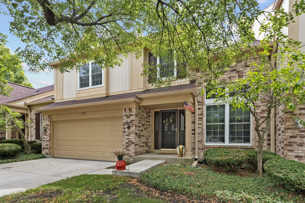 Unit for sale at 130 Chambord Court, Bloomingdale, IL 60108