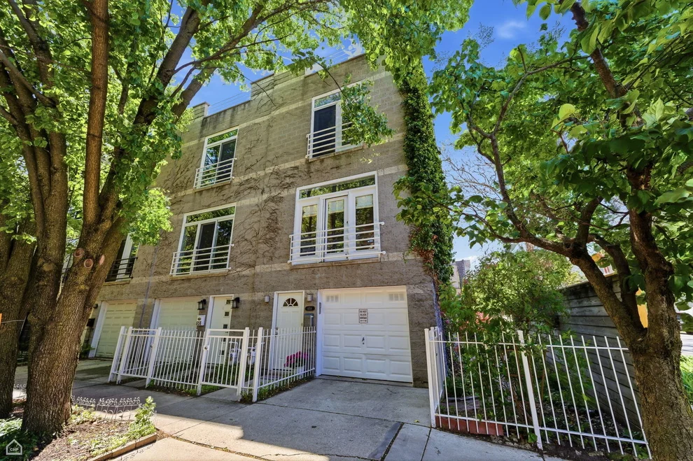 Unit for sale at 658 N Armour Street, Chicago, IL 60642