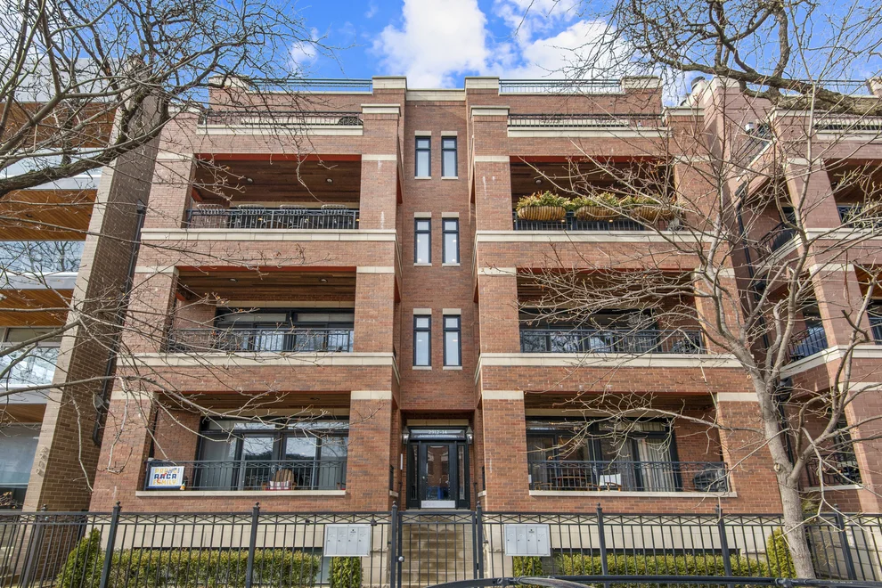 Unit for sale at 2912 N SHEFFIELD Avenue, Chicago, IL 60657