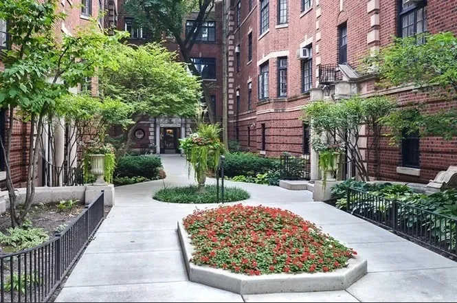 Unit for sale at 507 W Aldine Avenue, Chicago, IL 60657