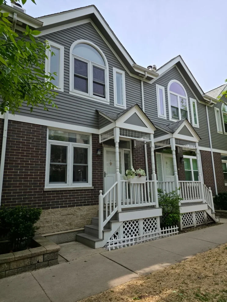Unit for sale at 1139 W Roscoe Street, Chicago, IL 60657