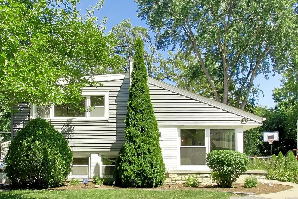 Unit for sale at 1269 Eastwood Avenue, Highland Park, IL 60035