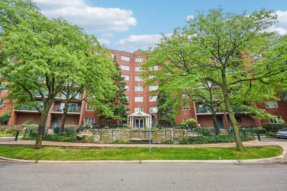 Unit for sale at 8580 W Foster Avenue, Norridge, IL 60706