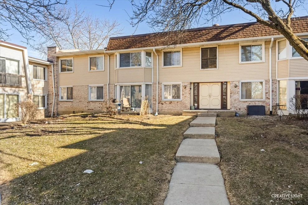 Unit for sale at 2928 Roberts Drive, Woodridge, IL 60517