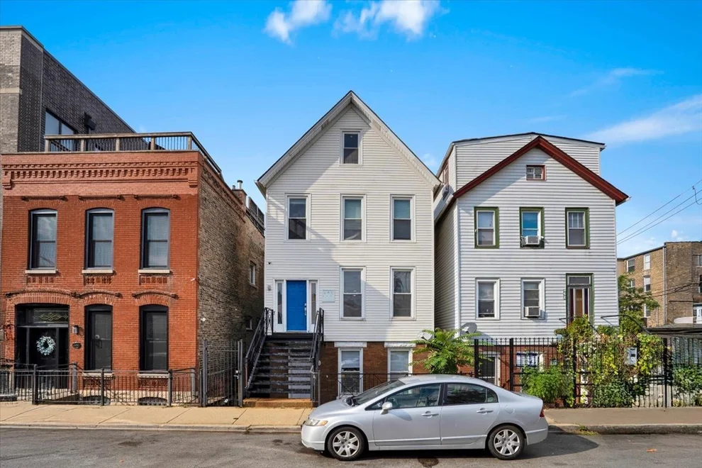 Unit for sale at 1618 W Blackhawk Street, Chicago, IL 60622
