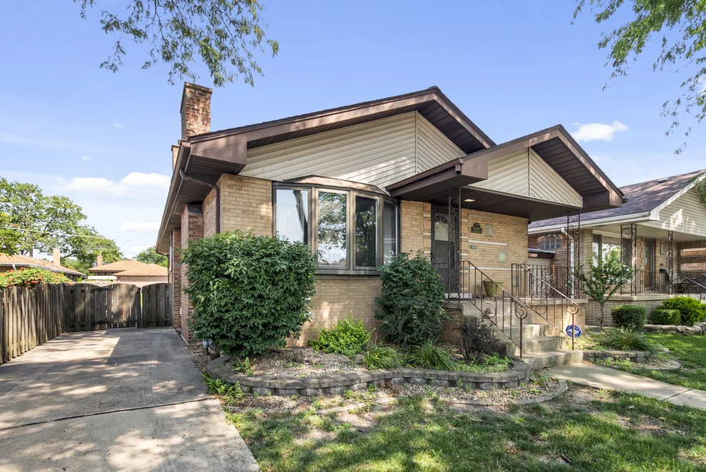 Unit for sale at 11109 S Avenue J, Chicago, IL 60617