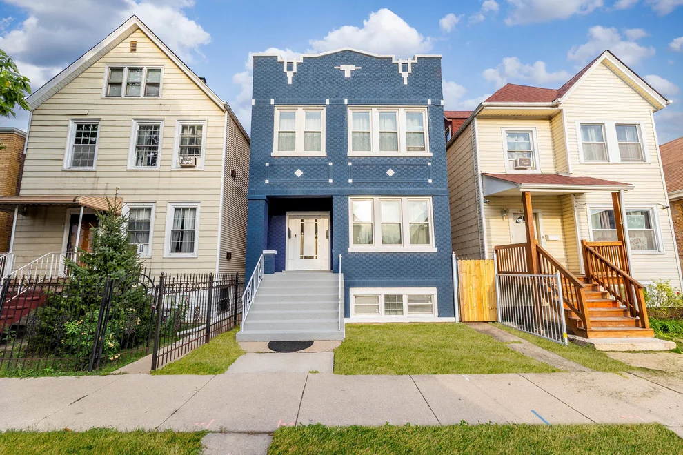 Unit for sale at 1409 S 48th Court, Cicero, IL 60804