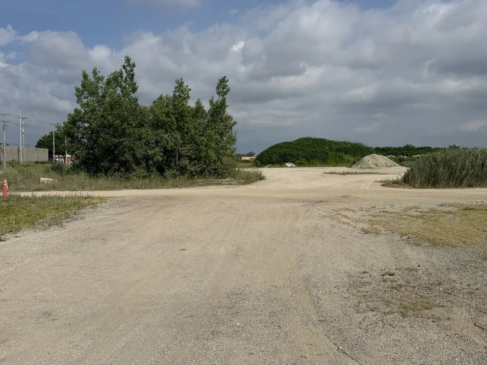 Unit for sale at 4600 W Cal Sag Channel, Crestwood, IL 60418