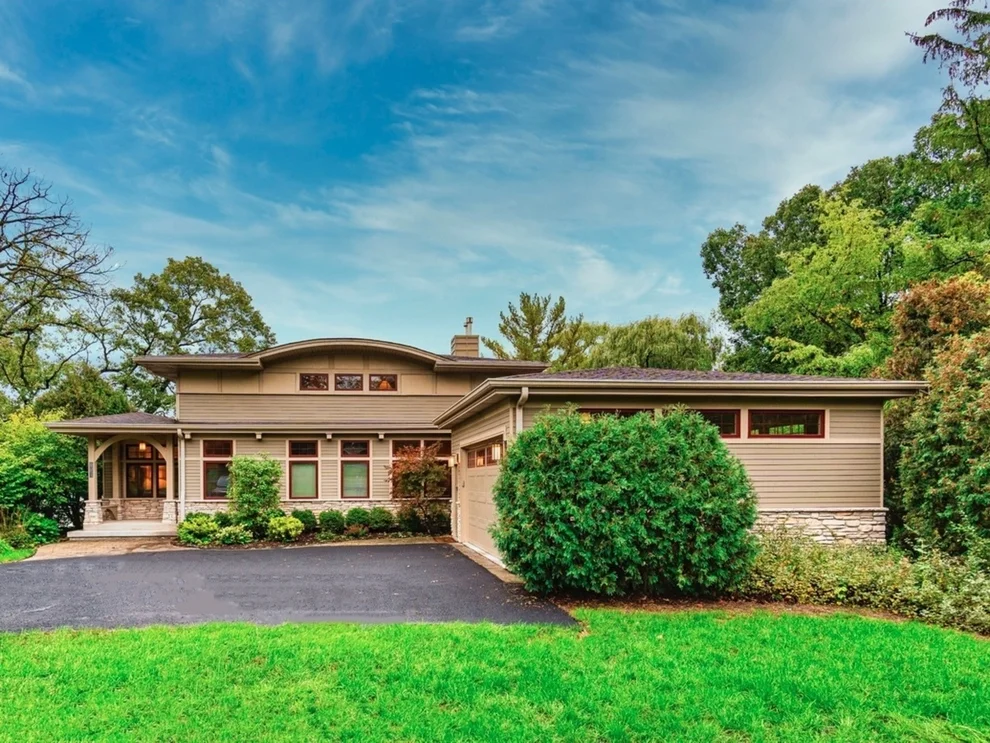 Unit for sale at 691 Banbury Road, Mundelein, IL 60060