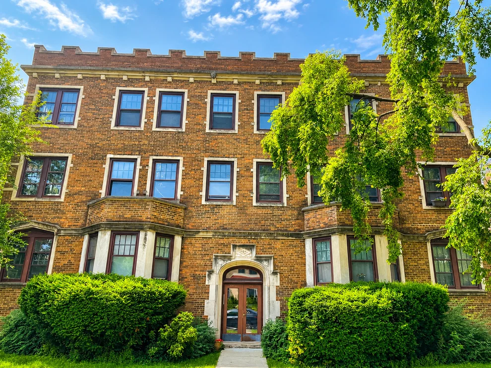 Unit for sale at 953 E Hyde Park Boulevard, Chicago, IL 60615