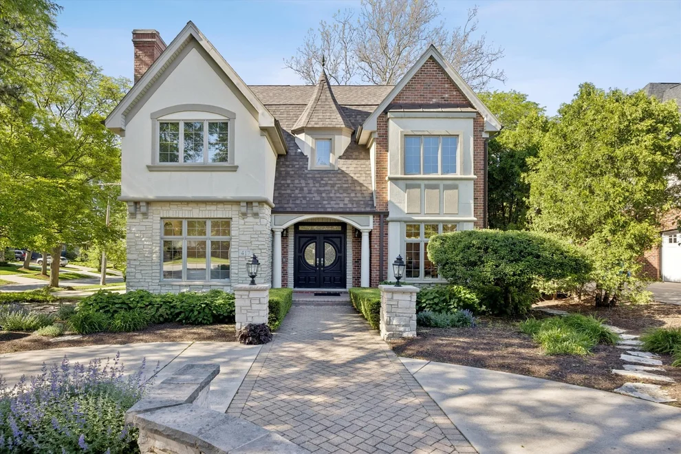 Unit for sale at 417 W 9th Street, Hinsdale, IL 60521