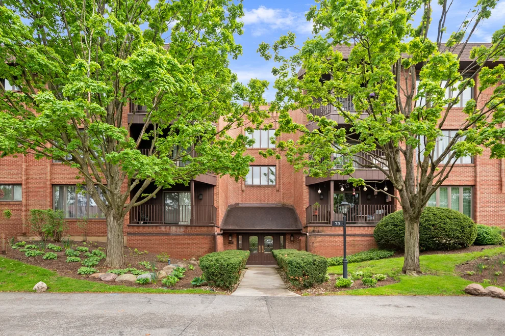 Unit for sale at 75 BOARDWALK Place, Park Ridge, IL 60068