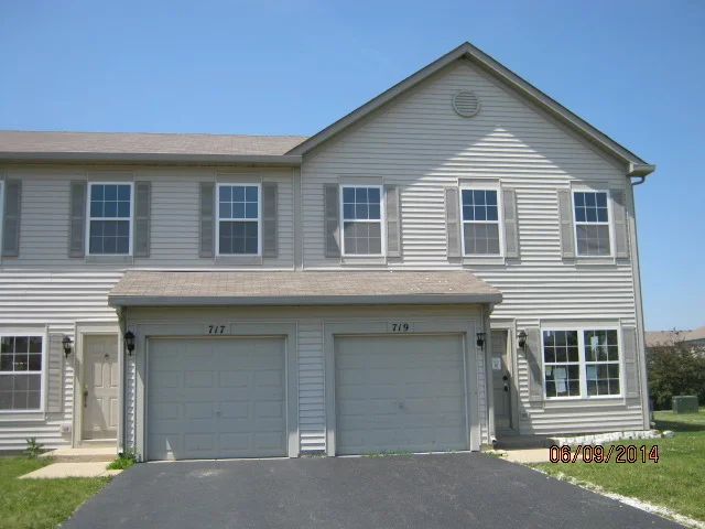 Unit for sale at 719 Eberly Court, PLANO, IL 60545