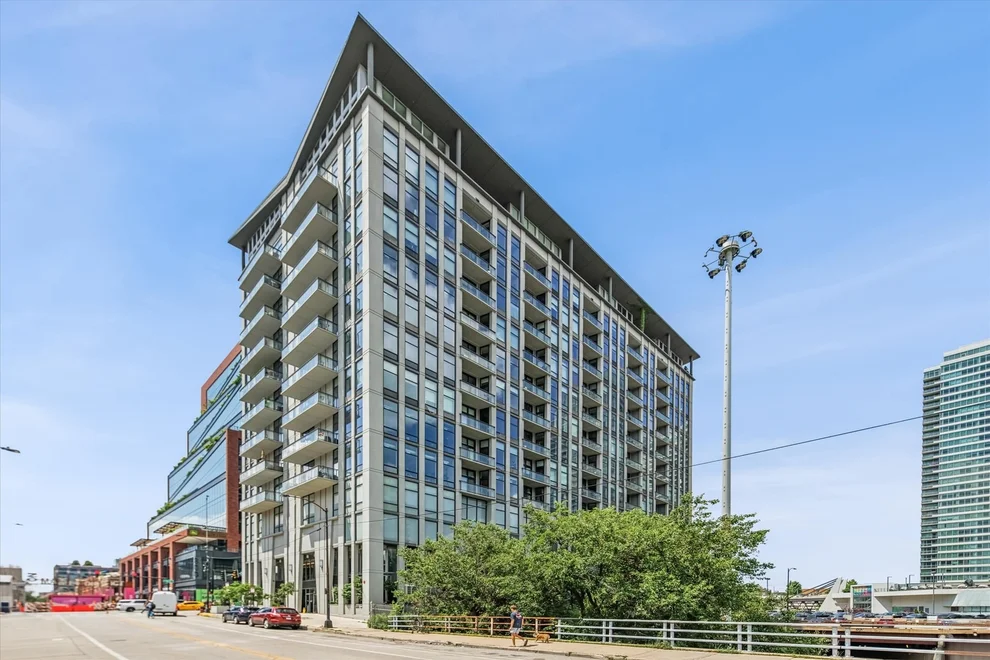 Unit for sale at 740 W Fulton Street, Chicago, IL 60661