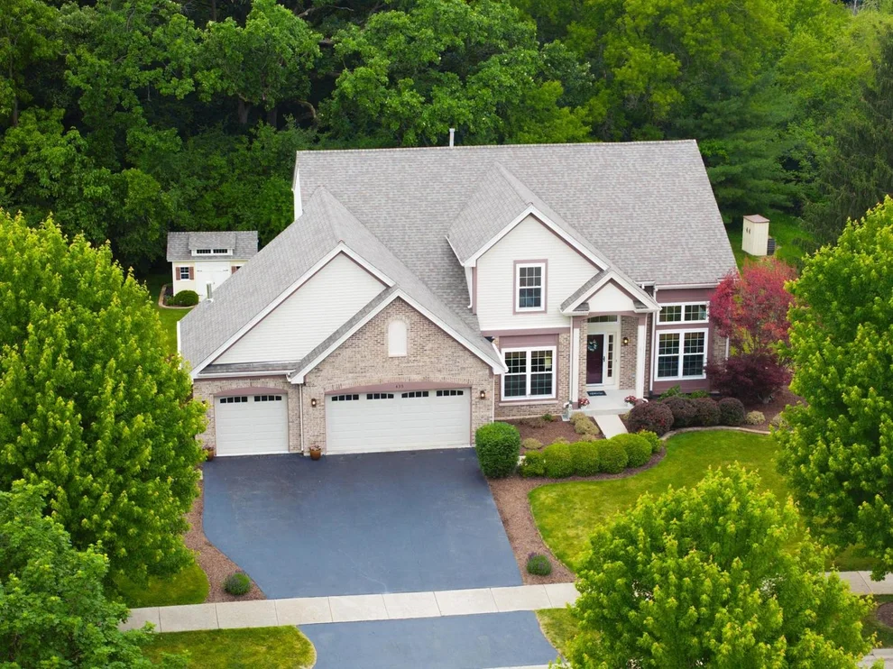 Unit for sale at 435 Oak Grove Circle, Wauconda, IL 60084