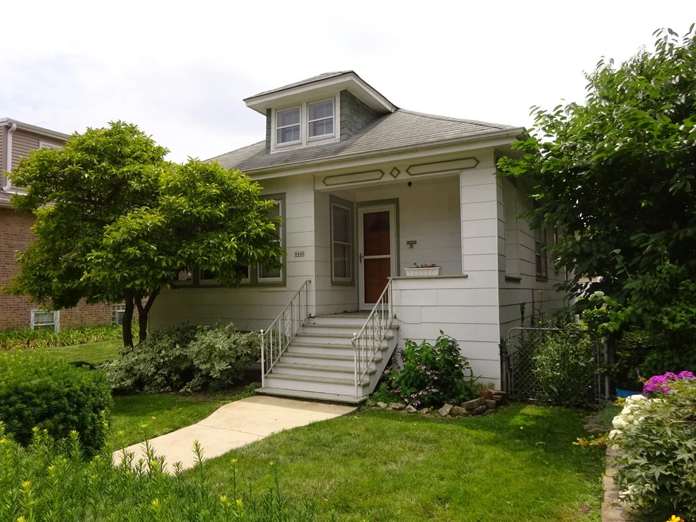 Unit for sale at 5645 W Ainslie Street, Chicago, IL 60630
