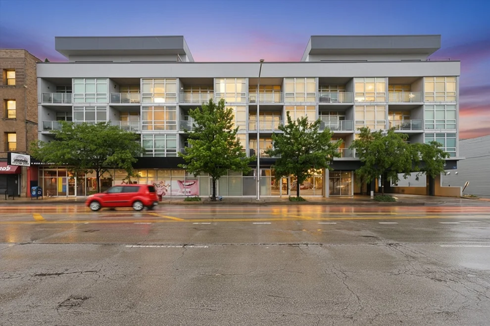 Unit for sale at 1610 W Fullerton Avenue, Chicago, IL 60614