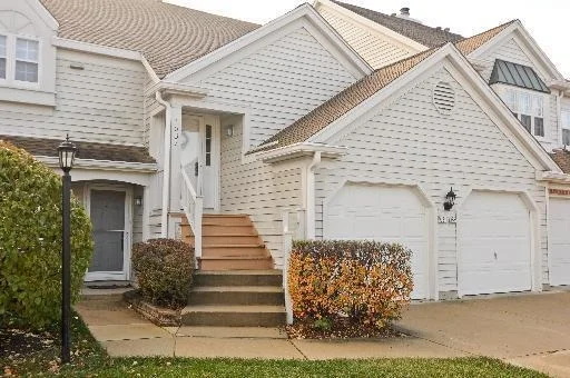 Unit for sale at 1033 BRENTWOOD Circle, BUFFALO GROVE, IL 60089