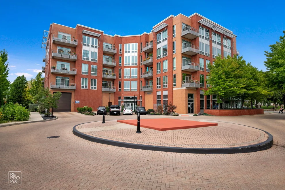 Unit for sale at 4846 N CLARK Street, Chicago, IL 60640