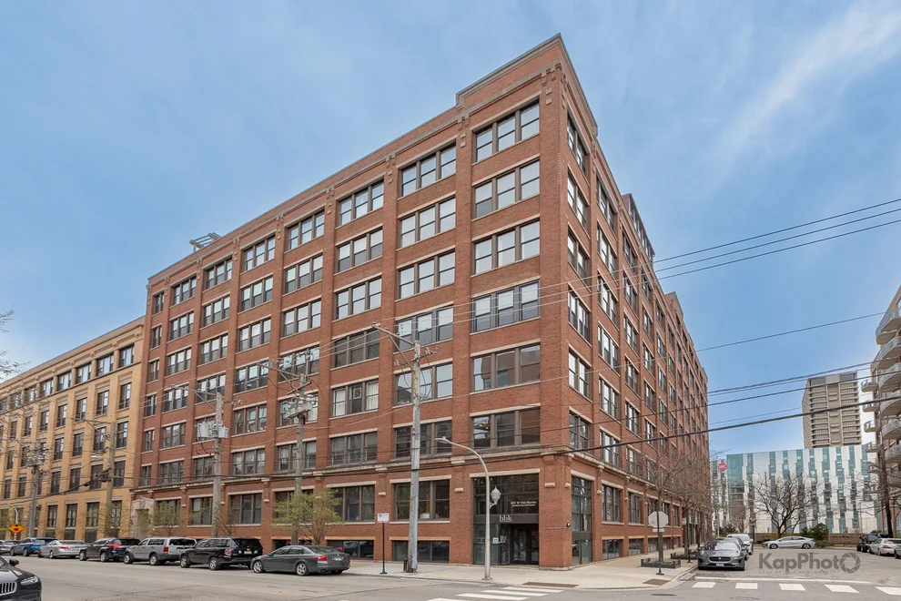Unit for sale at 921 W Van Buren Street, Chicago, IL 60607