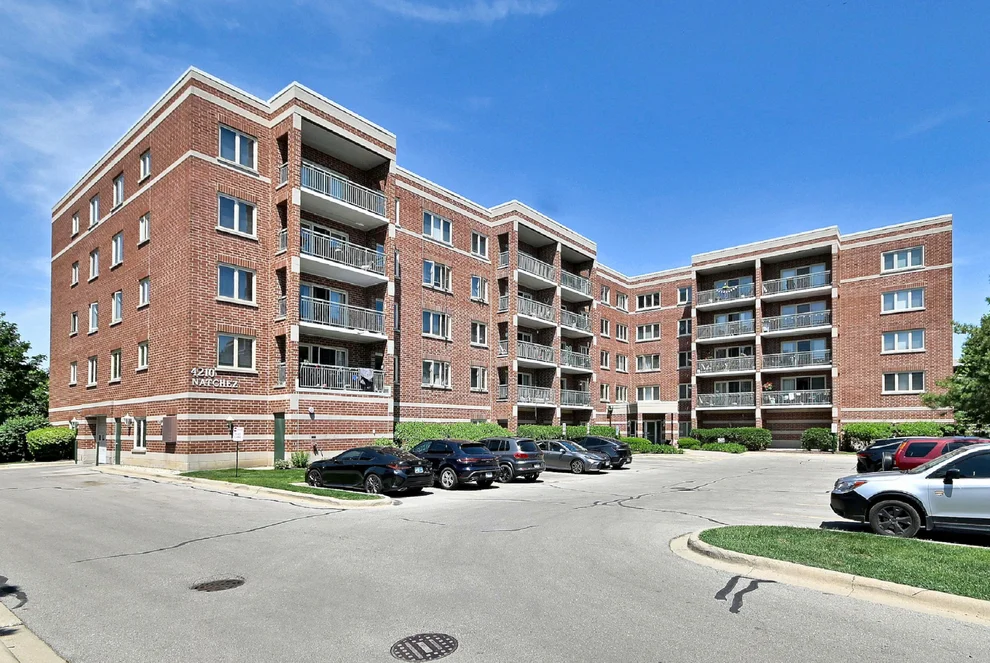 Unit for sale at 4210 N Natchez Avenue, Chicago, IL 60634