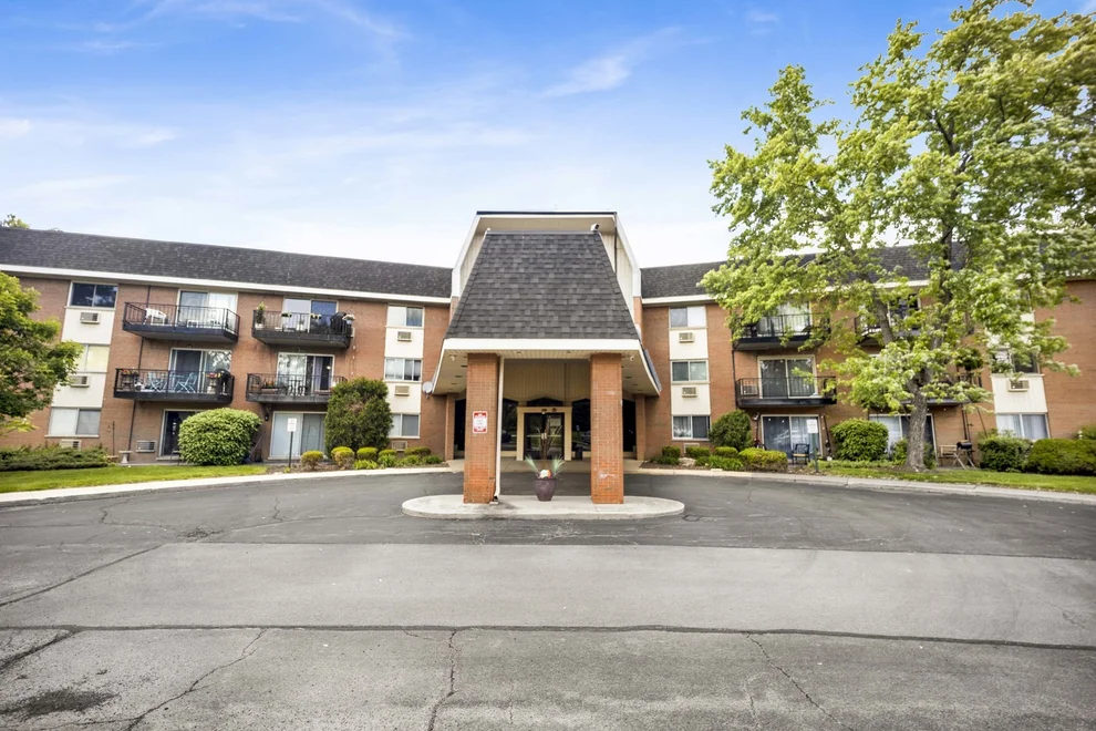 Unit for sale at 1188 Royal Glen Drive, Glen Ellyn, IL 60137
