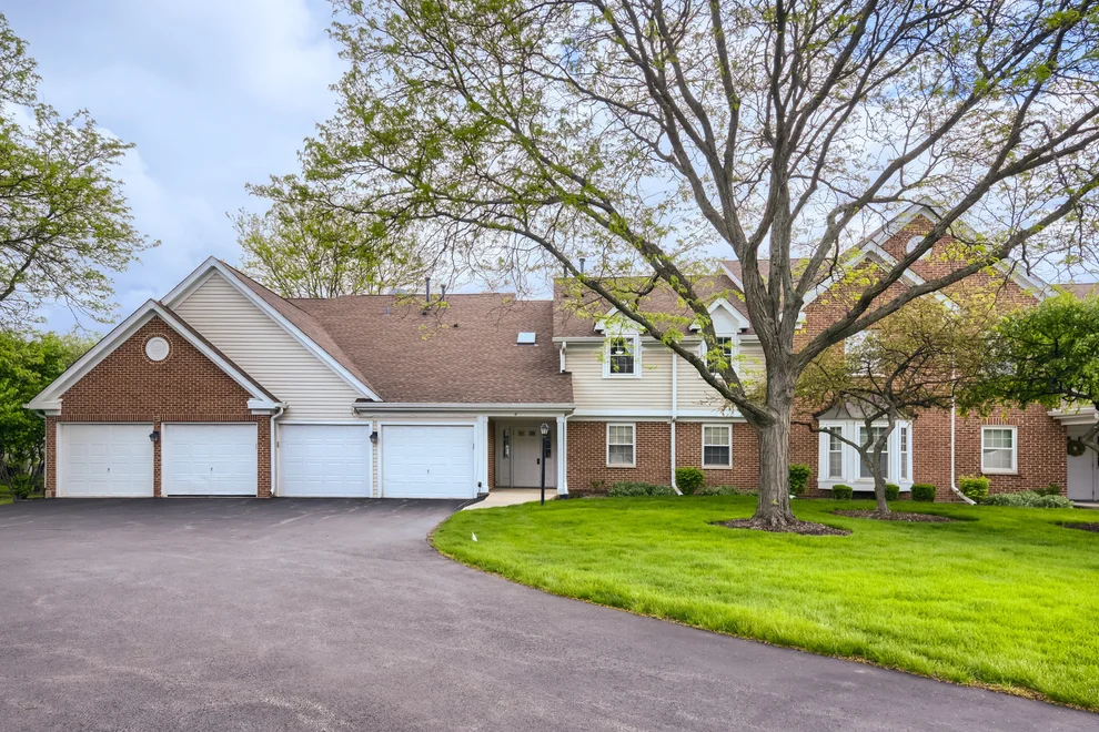 Unit for sale at 41 Ashburn Court, Schaumburg, IL 60193