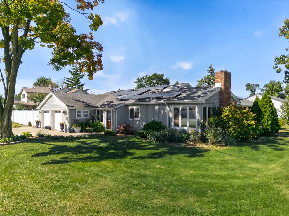 Unit for sale at 11258 S Oak Park Avenue, Worth, IL 60482