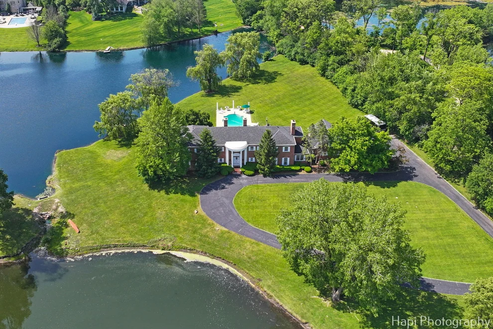 Unit for sale at 7 3 Lakes Road, Barrington Hills, IL 60010