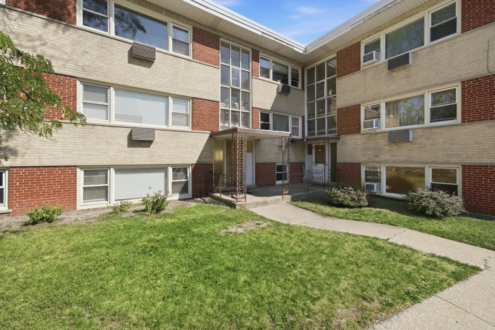 Unit for sale at 6361 W Addison Street, Chicago, IL 60634