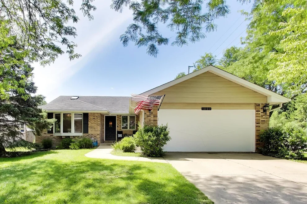 Unit for sale at 1002 S Haddow Avenue, Arlington Heights, IL 60005