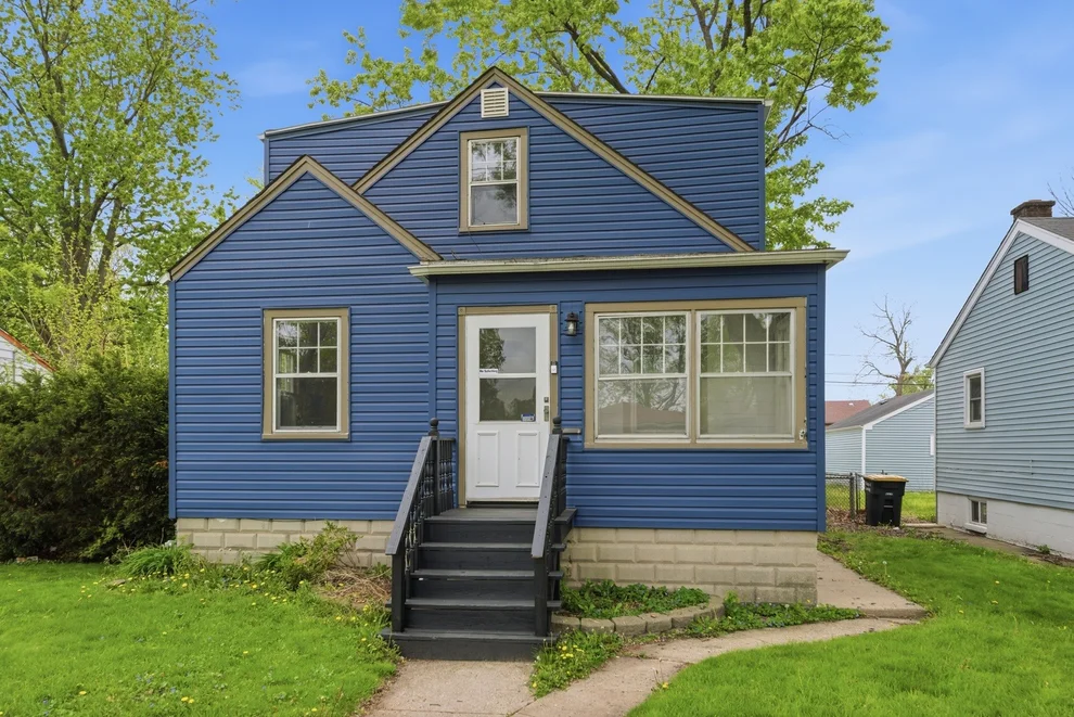 Unit for sale at 18409 Oakwood Avenue, Lansing, IL 60438