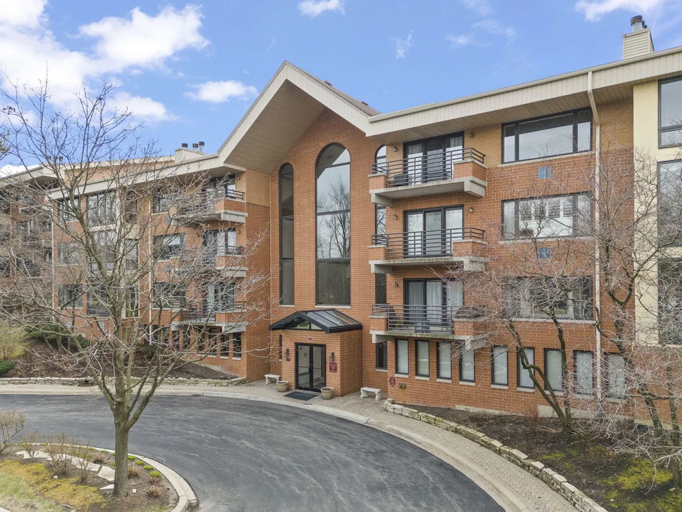 Unit for sale at 3525 S Cass Court, Oak Brook, IL 60523