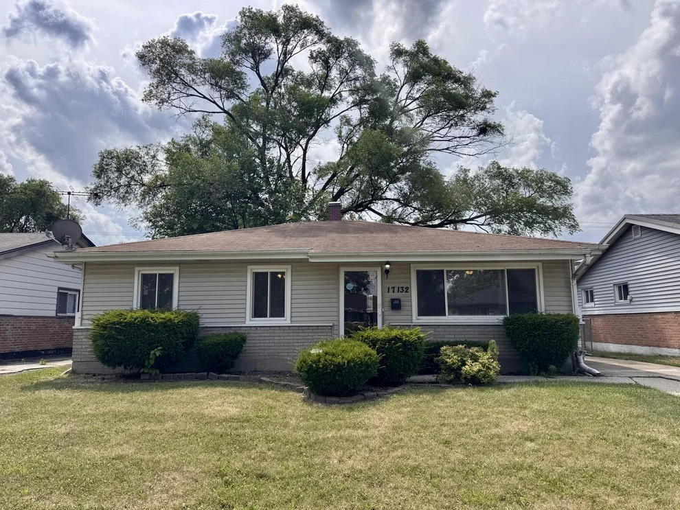 Unit for sale at 17132 Walter Street, Lansing, IL 60438