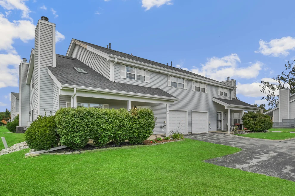 Unit for sale at 4007 193rd Street, Country Club Hills, IL 60478