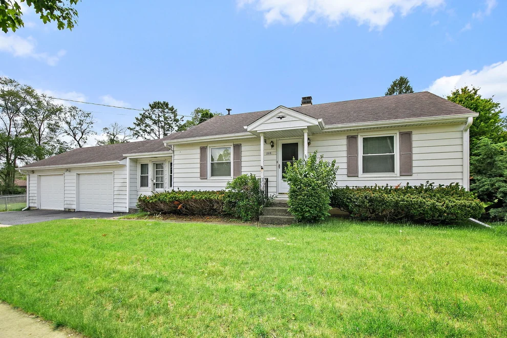 Unit for sale at 209 Beach Drive, Algonquin, IL 60102