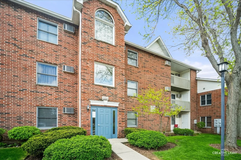 Unit for sale at 1352 Cunat Court, Lake In The Hills, IL 60156