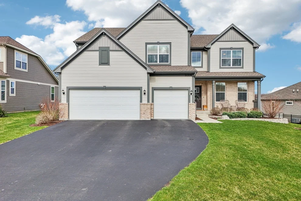 Unit for sale at 1014 Persimmon Court, Crystal Lake, IL 60012