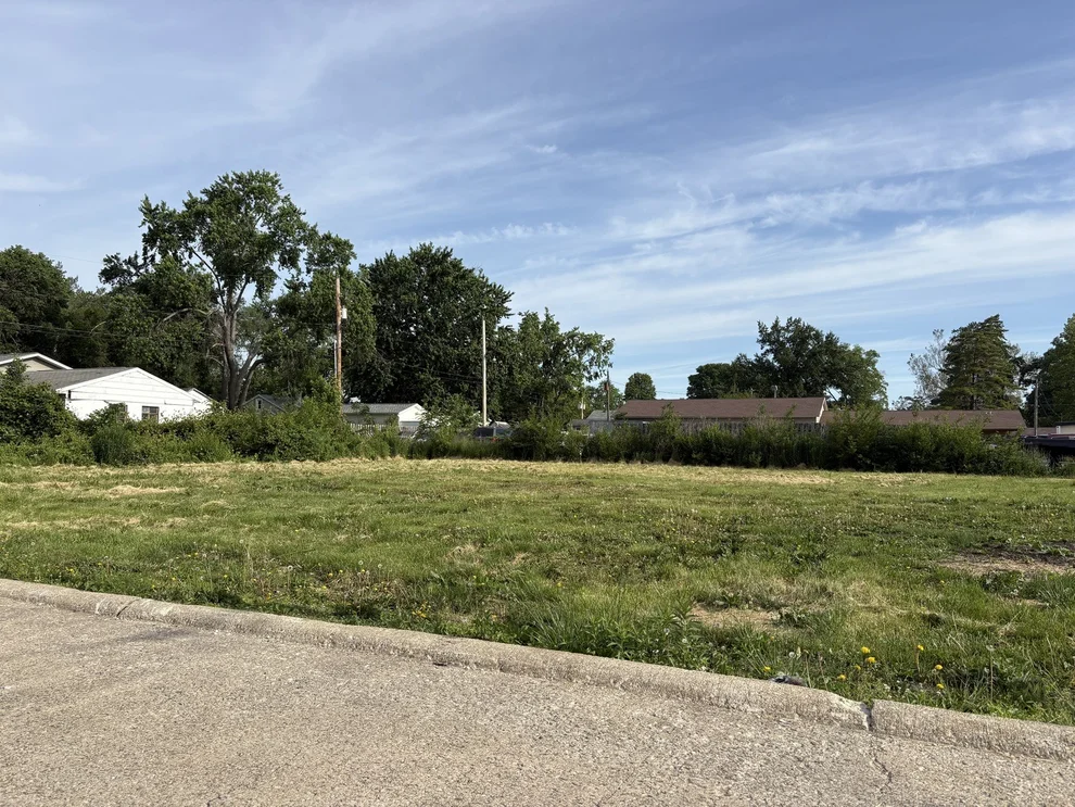Unit for sale at 1009 N Cunningham Avenue, Urbana, IL 61802
