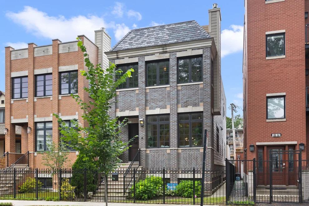 Unit for sale at 3619 N HERMITAGE Avenue, Chicago, IL 60613