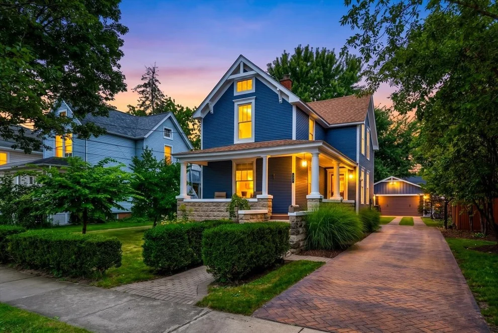 Unit for sale at 321 North Avenue, Naperville, IL 60540