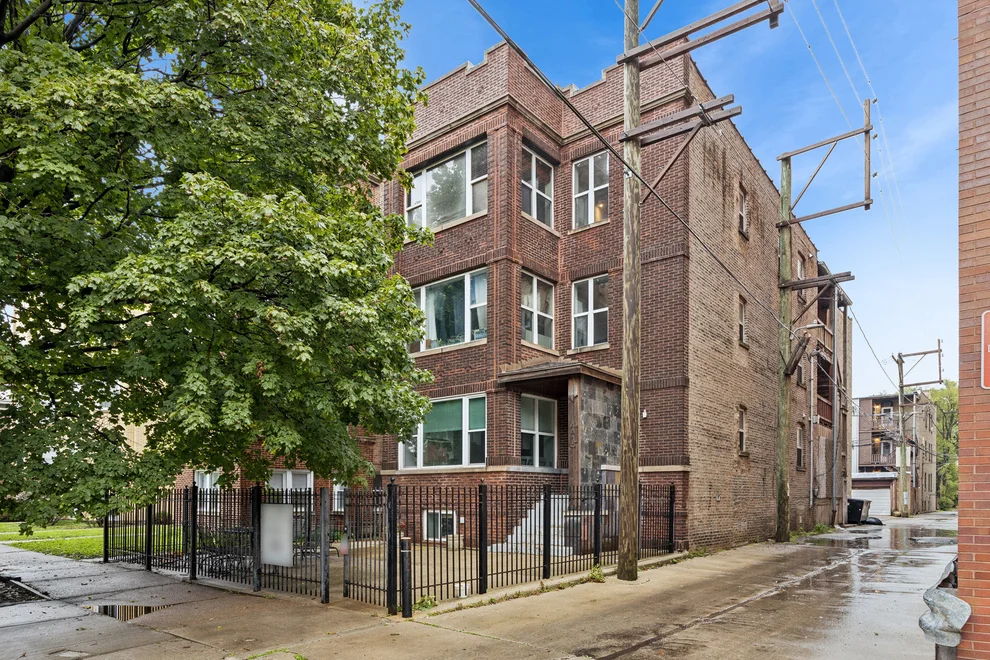Unit for sale at 4415 N ROCKWELL Street, Chicago, IL 60625