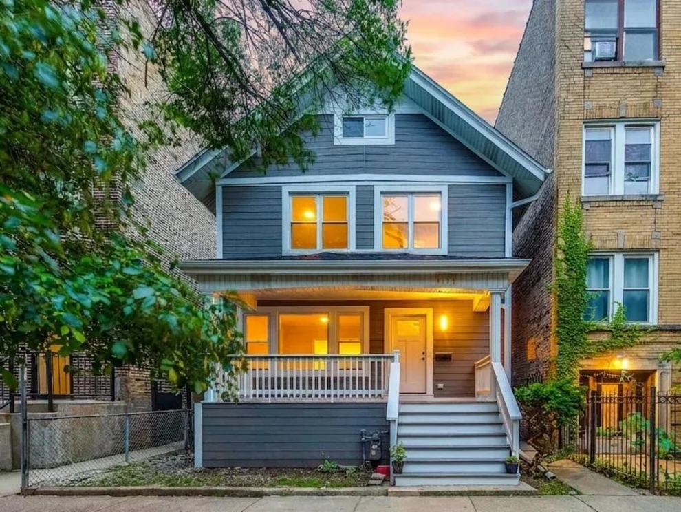 Unit for sale at 3105 W Leland Avenue, Chicago, IL 60625