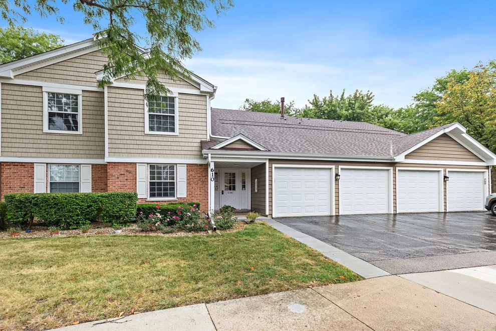 Unit for sale at 610 Berkley Court, Schaumburg, IL 60194