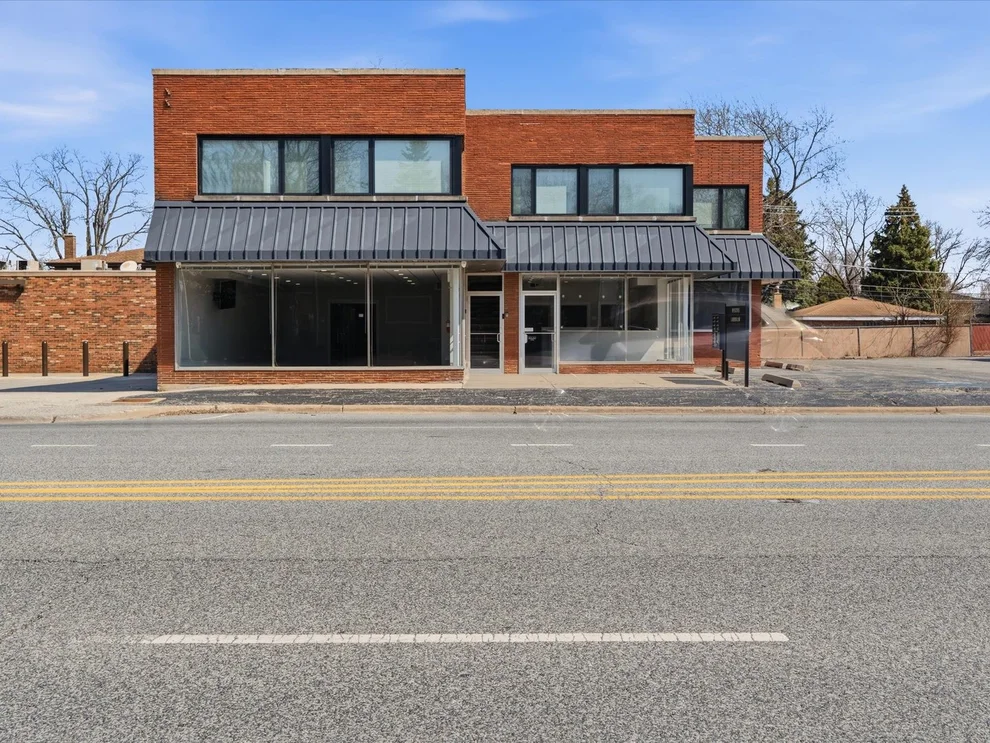 Unit for sale at 505 S La Grange Road, La Grange, IL 60525