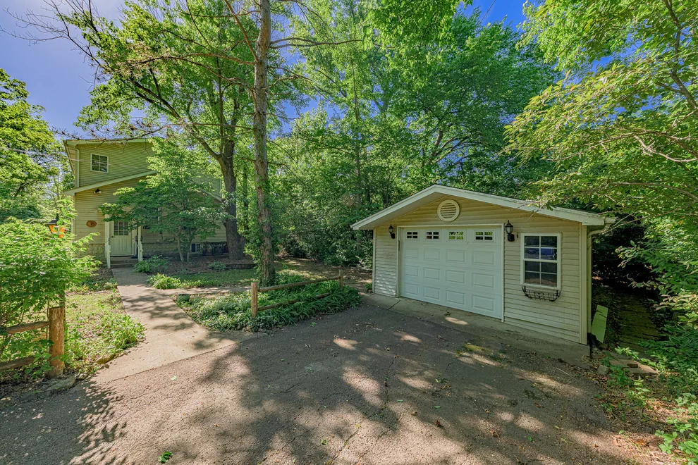 Unit for sale at 11923 S Laurie Avenue, Palos Park, IL 60464