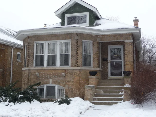 Unit for sale at 8047 Kildare Avenue, SKOKIE, IL 60076